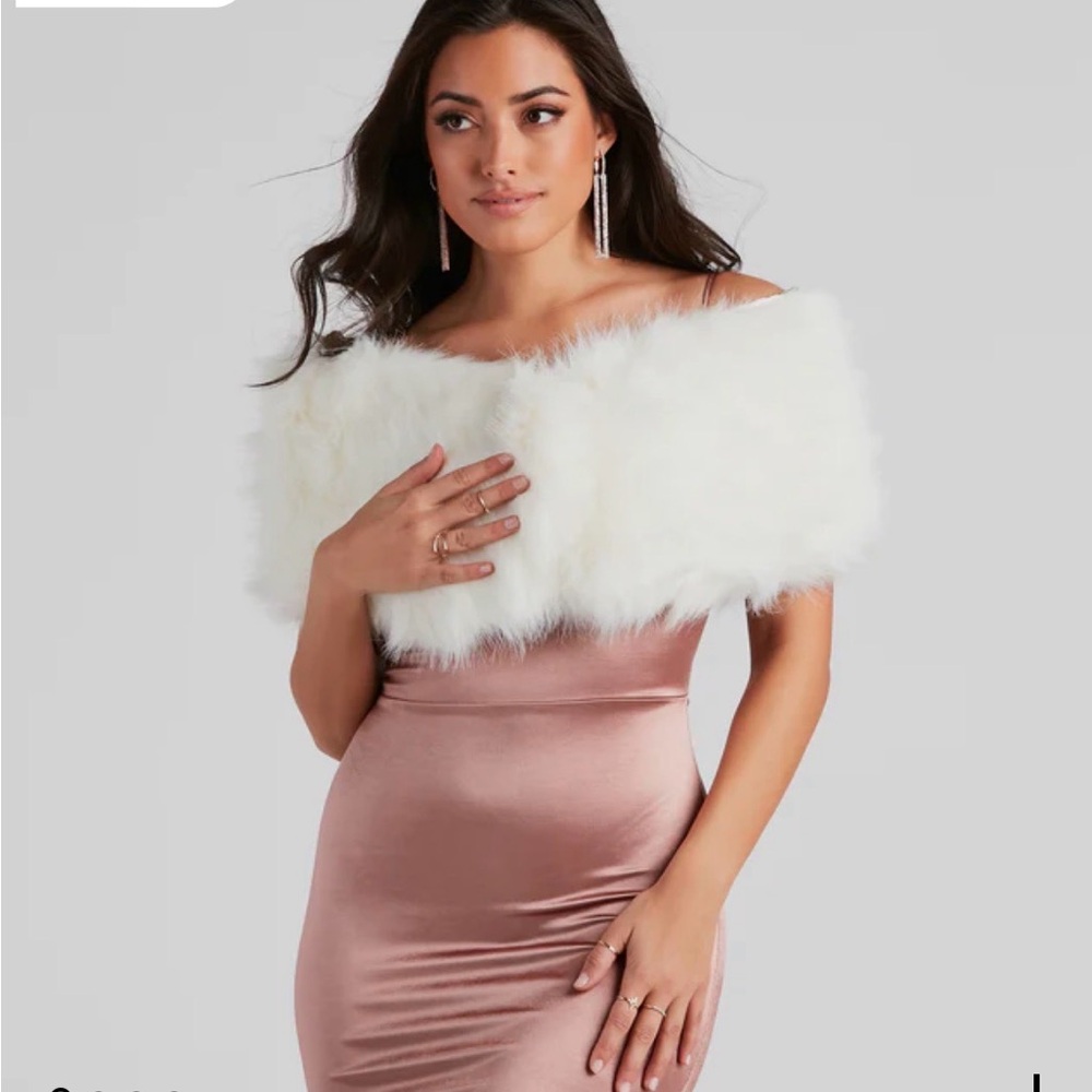 White faux fur stole